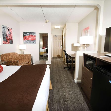 Best Western Plus Sandusky Hotel & Suites Exterior photo