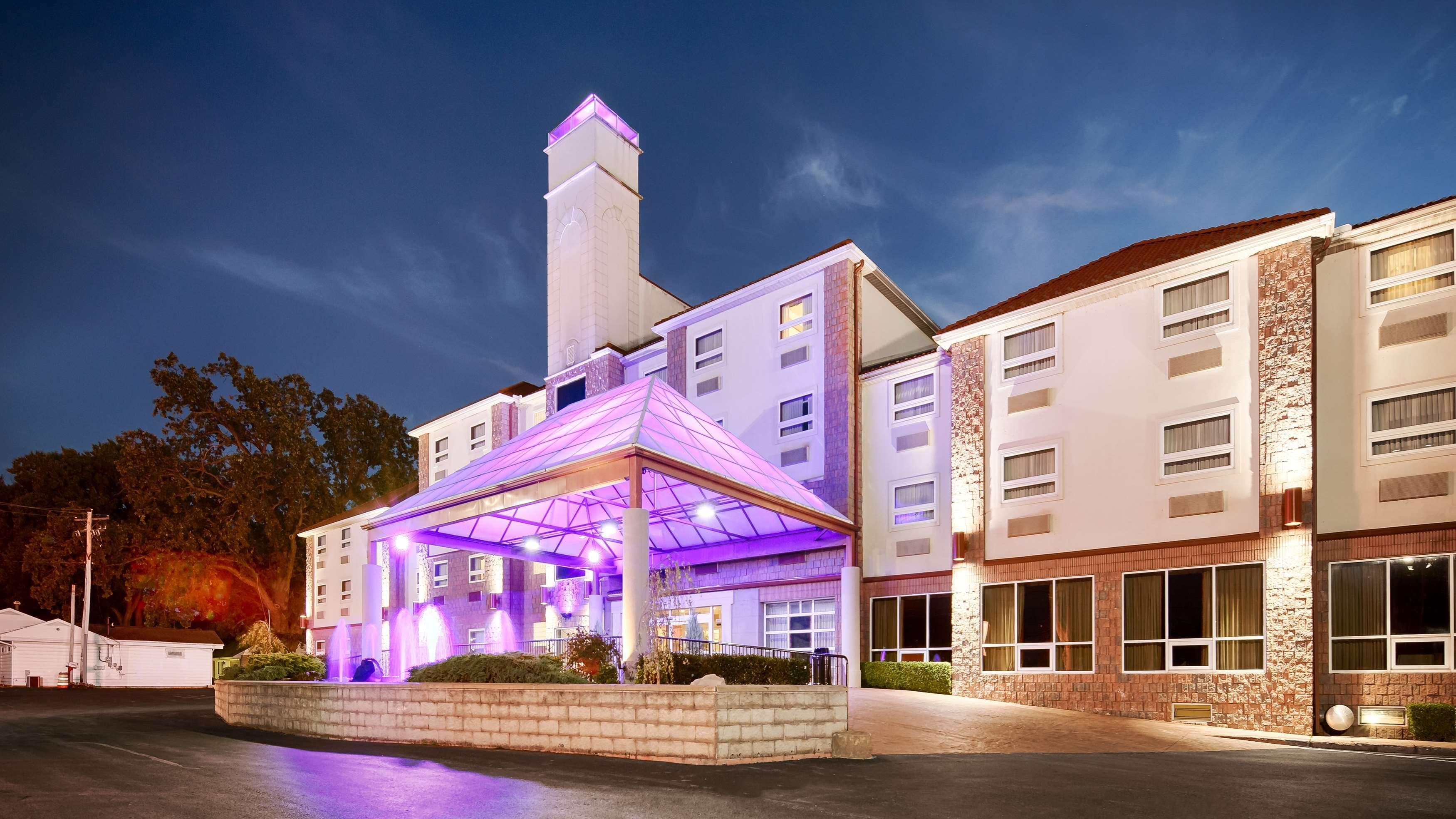 Best Western Plus Sandusky Hotel & Suites Exterior photo