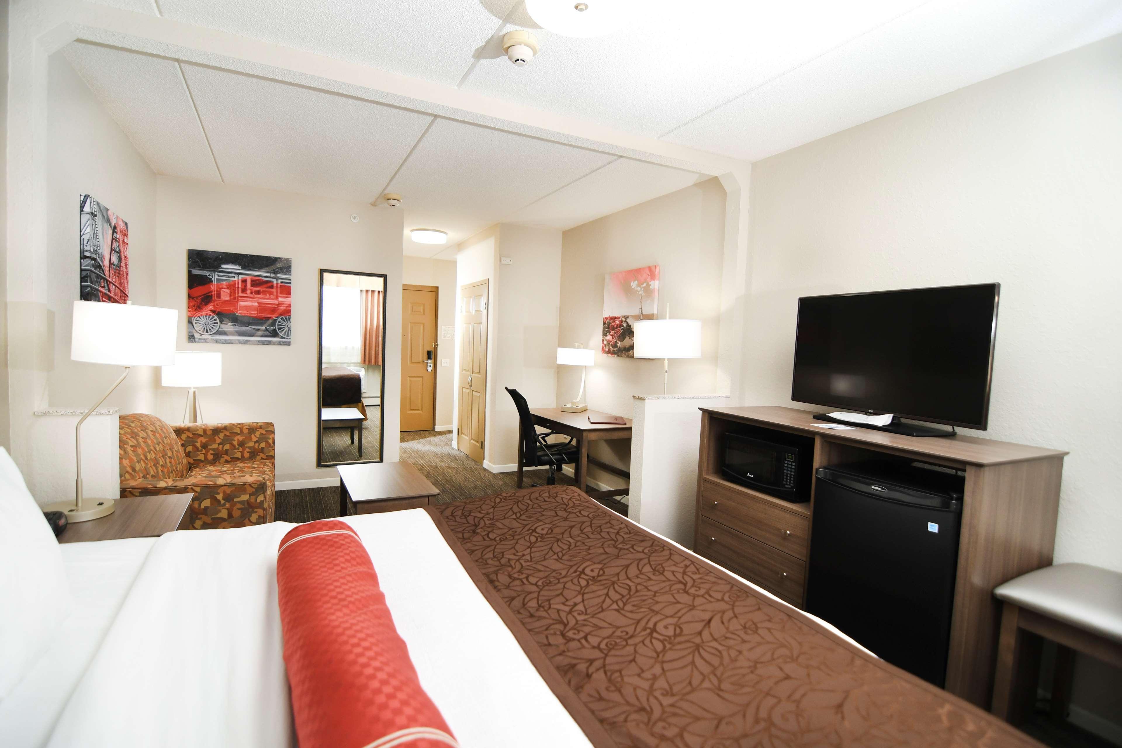 Best Western Plus Sandusky Hotel & Suites Exterior photo