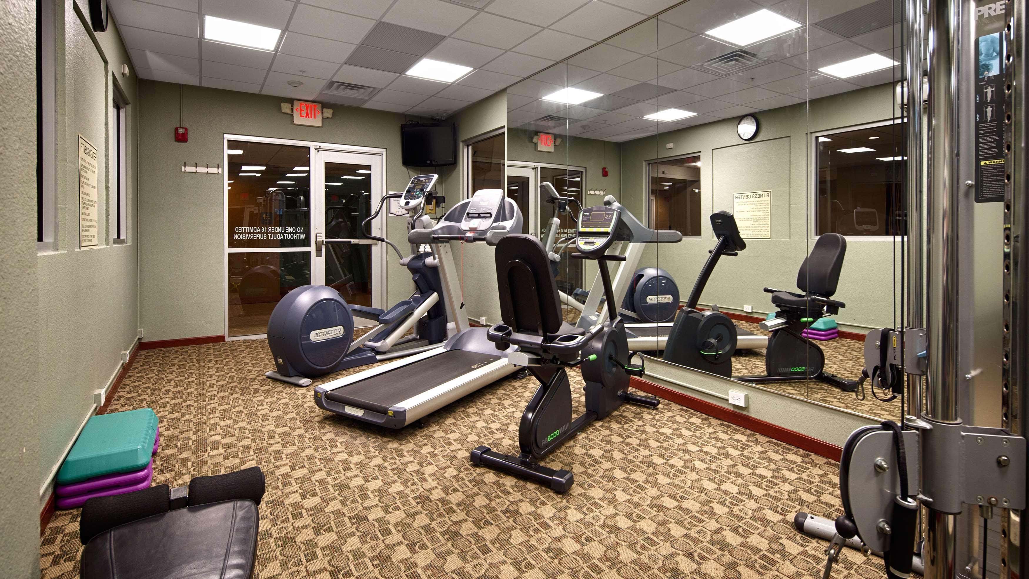 Best Western Plus Sandusky Hotel & Suites Exterior photo