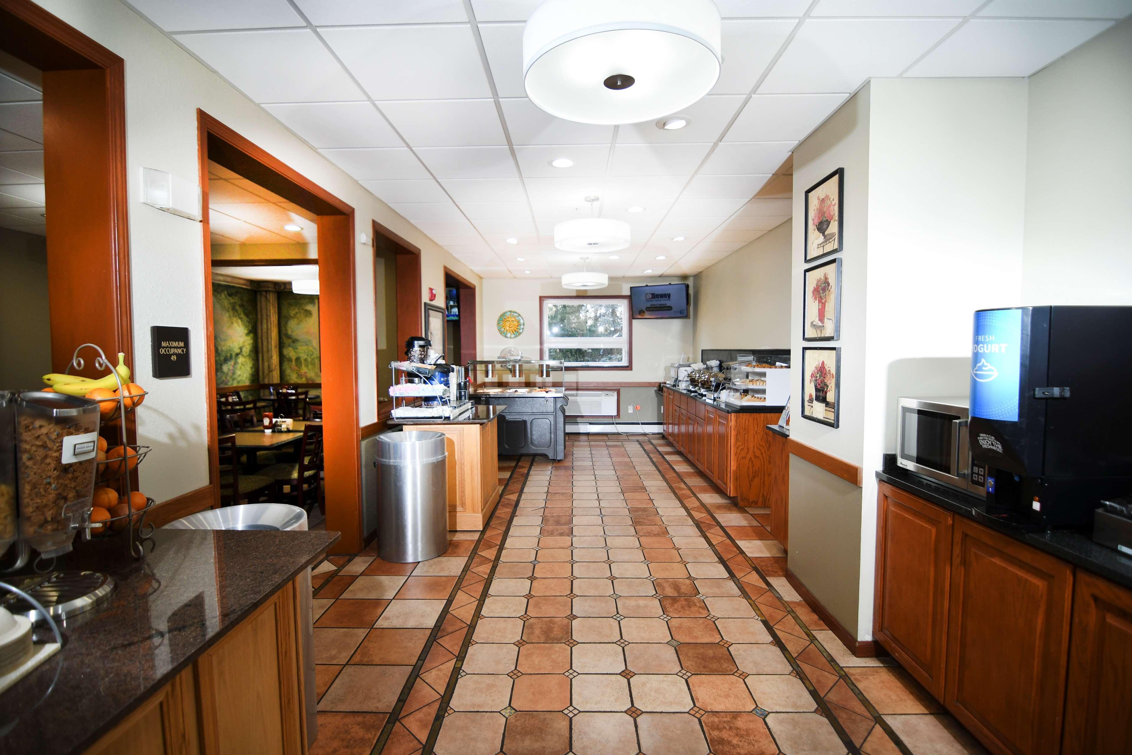 Best Western Plus Sandusky Hotel & Suites Exterior photo