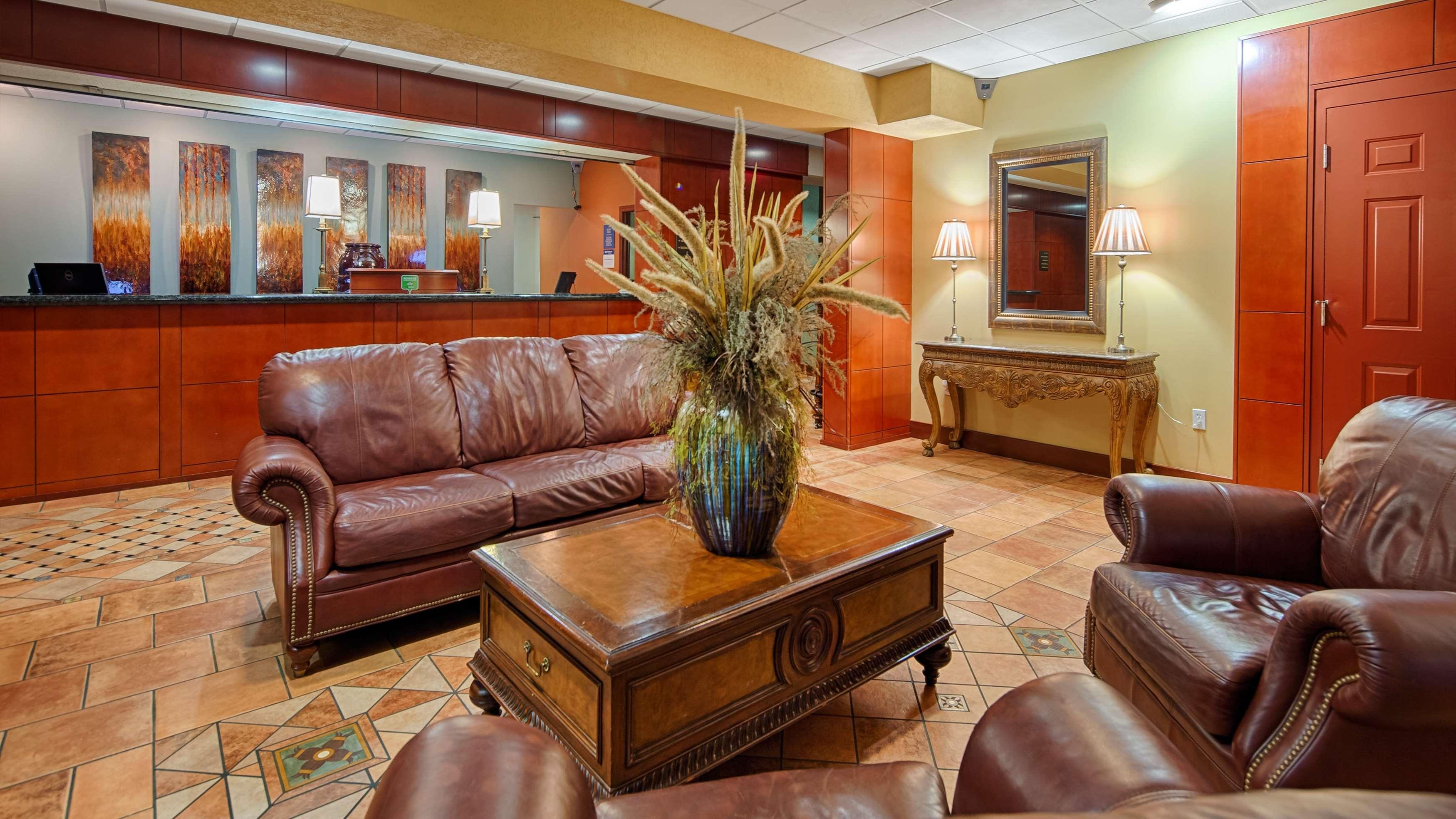 Best Western Plus Sandusky Hotel & Suites Exterior photo