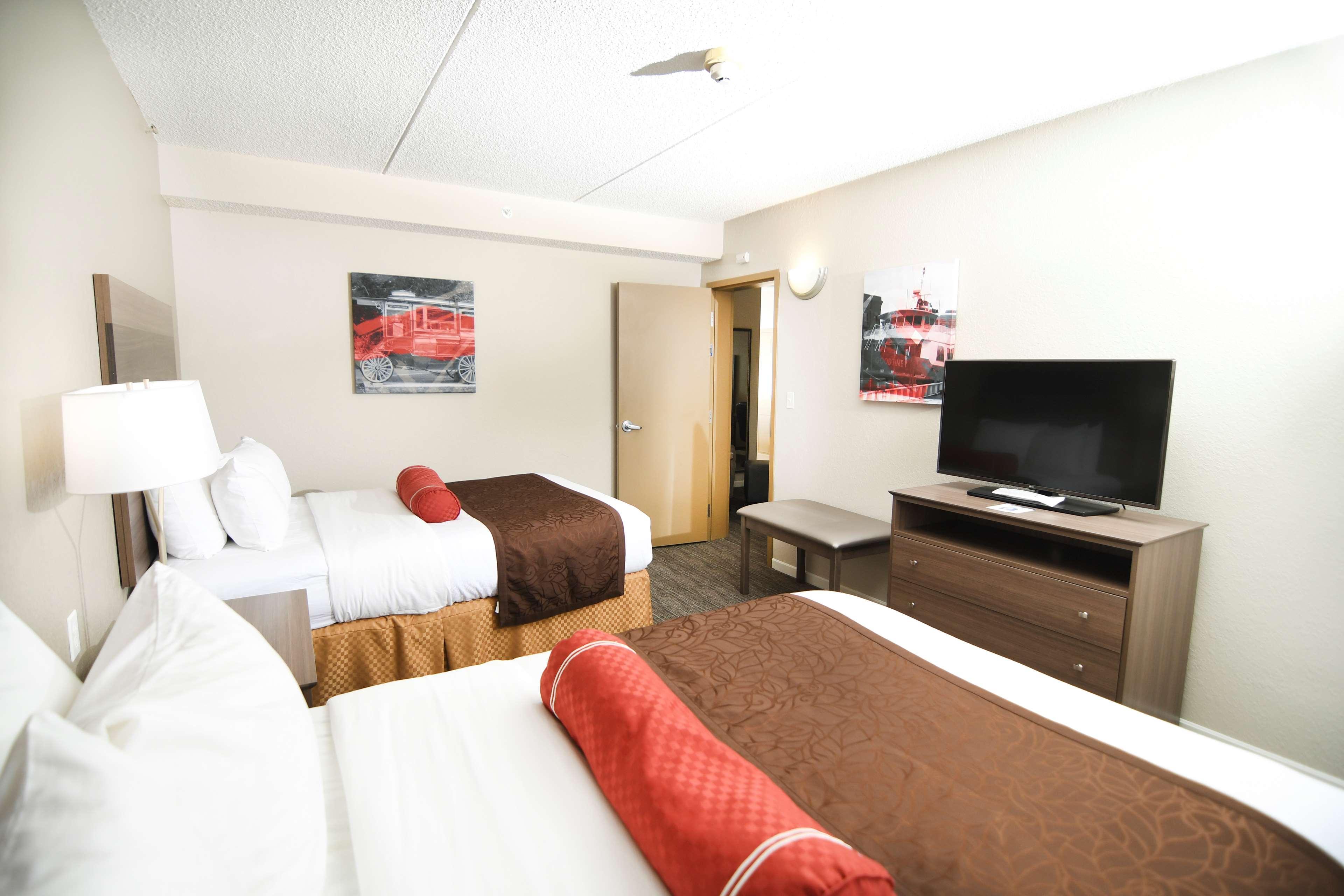Best Western Plus Sandusky Hotel & Suites Exterior photo