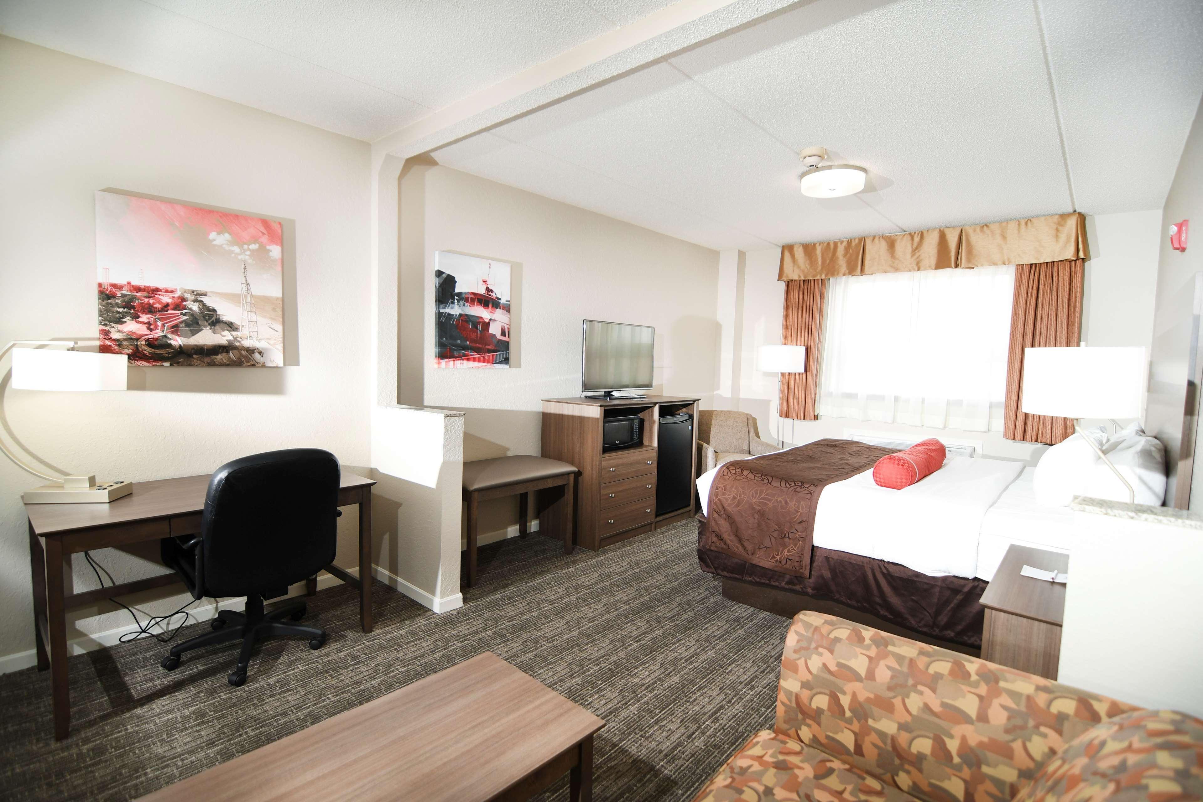 Best Western Plus Sandusky Hotel & Suites Exterior photo