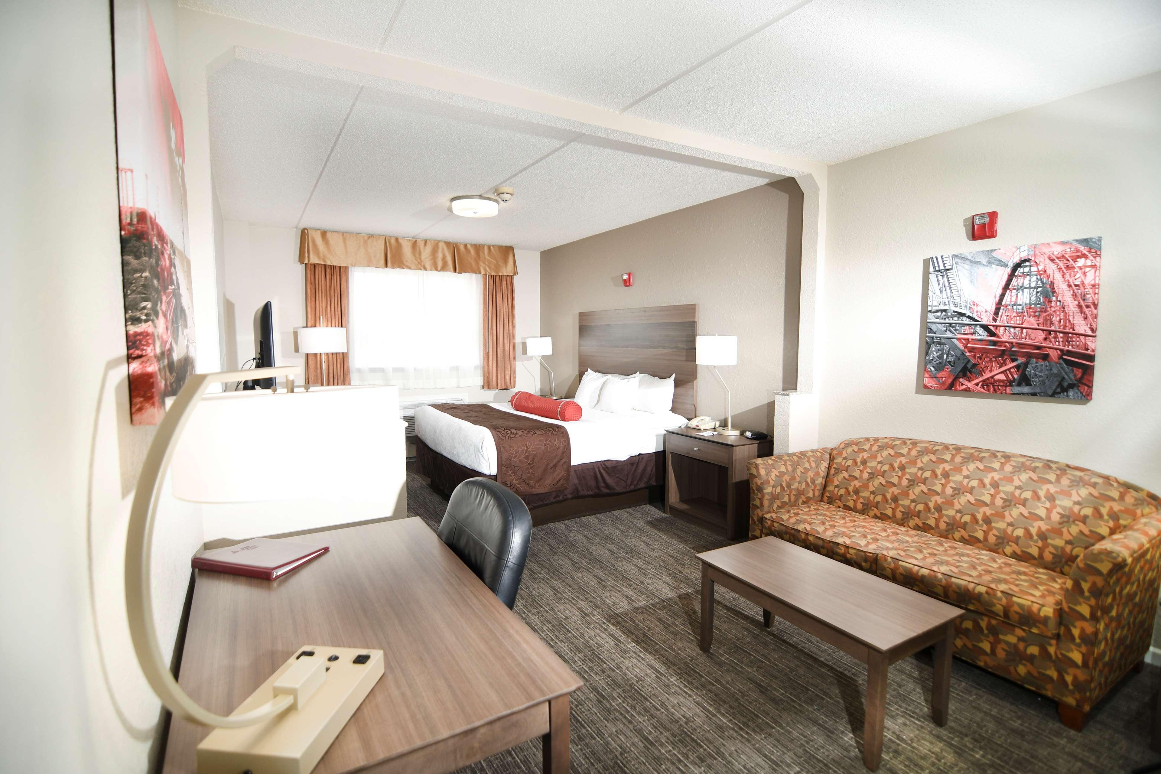 Best Western Plus Sandusky Hotel & Suites Exterior photo