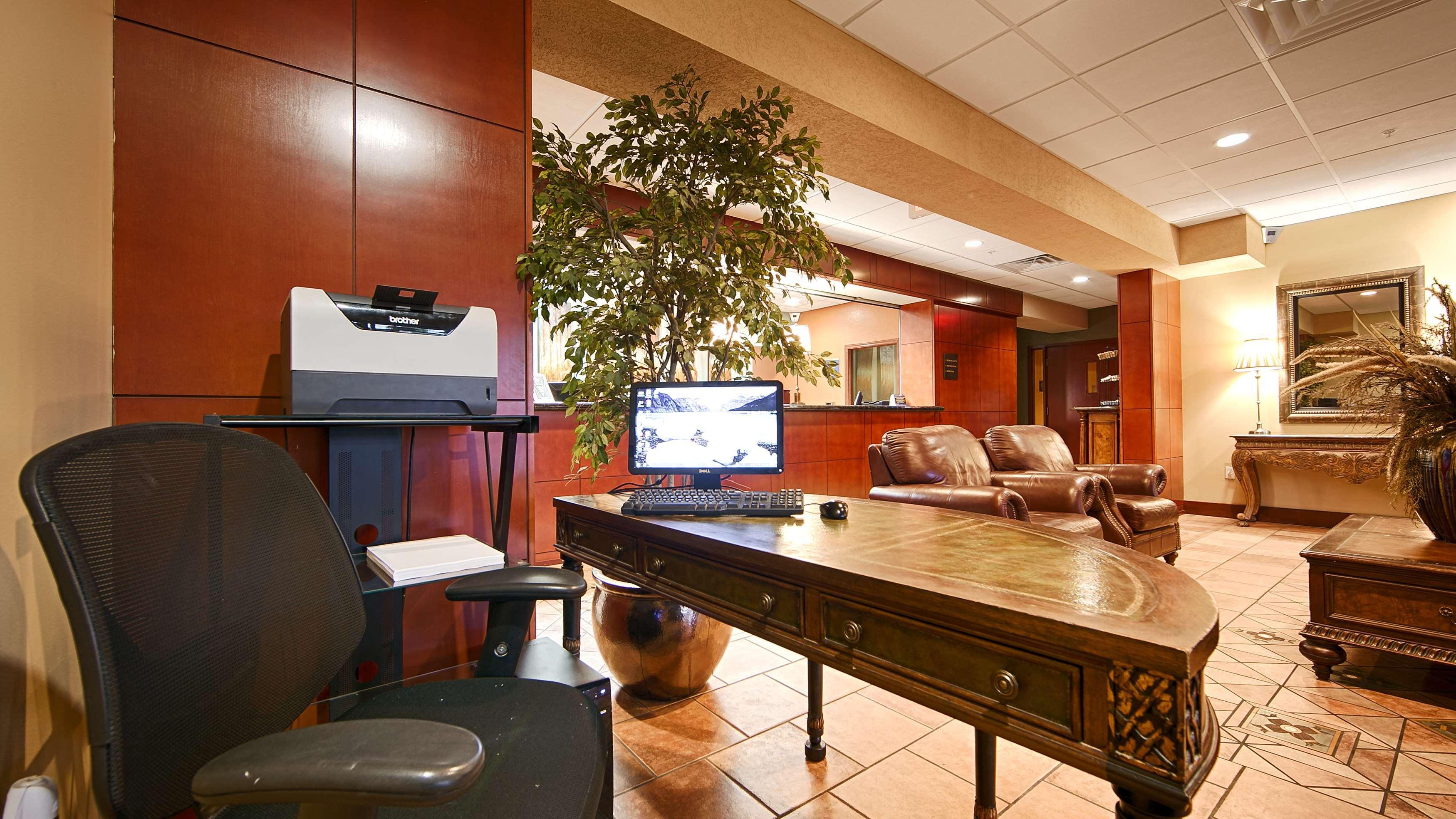 Best Western Plus Sandusky Hotel & Suites Exterior photo