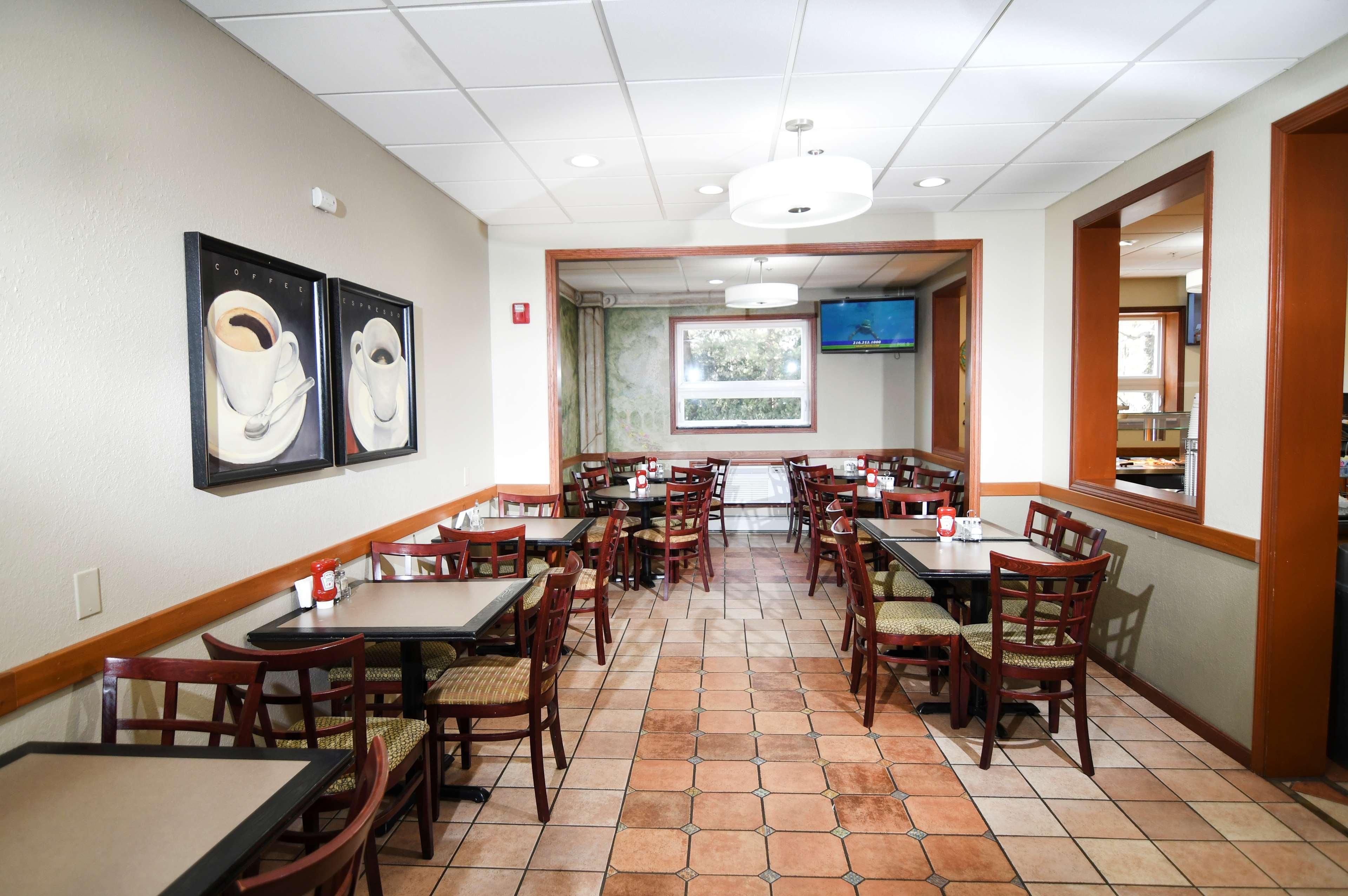 Best Western Plus Sandusky Hotel & Suites Exterior photo
