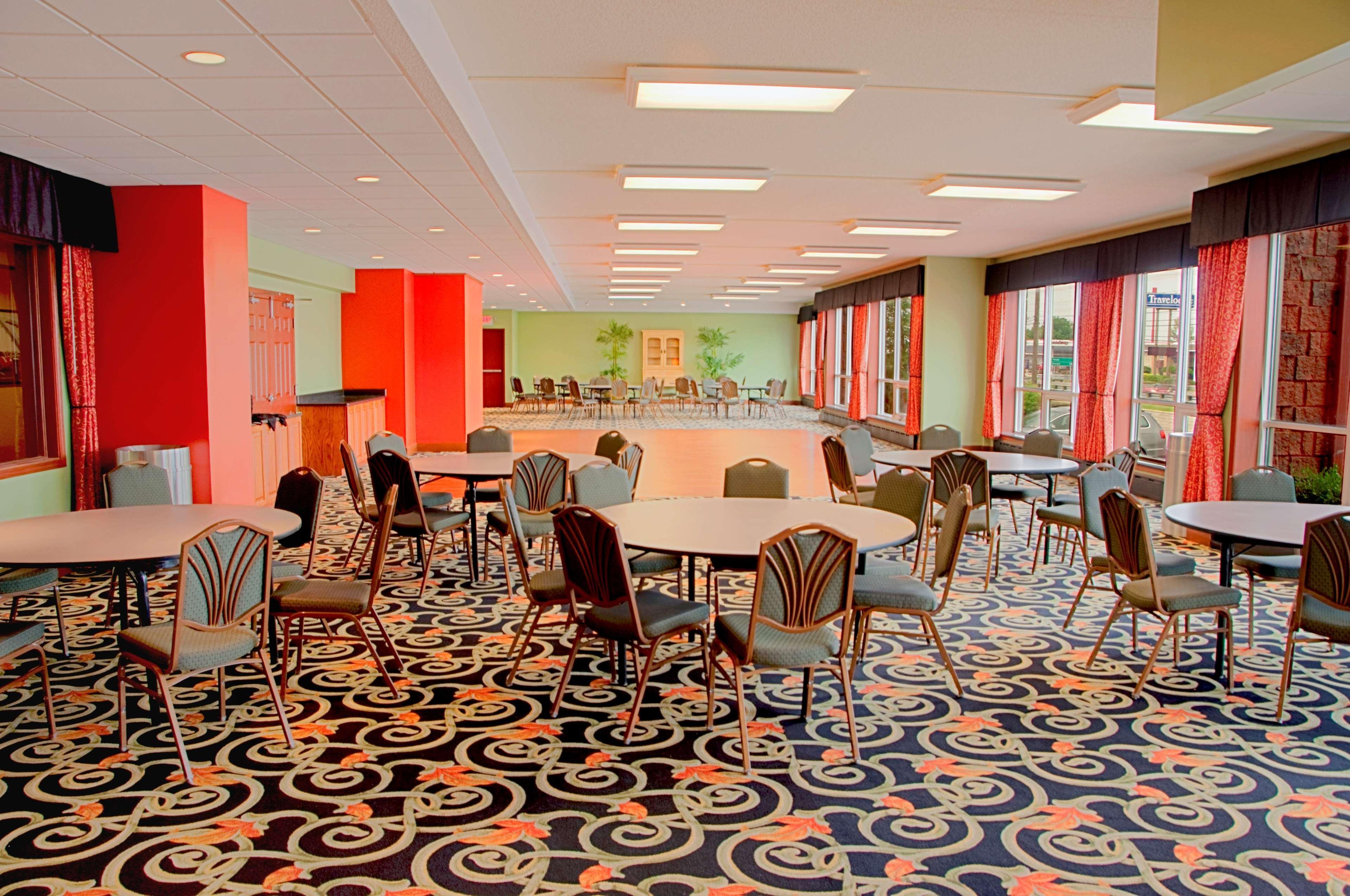Best Western Plus Sandusky Hotel & Suites Exterior photo